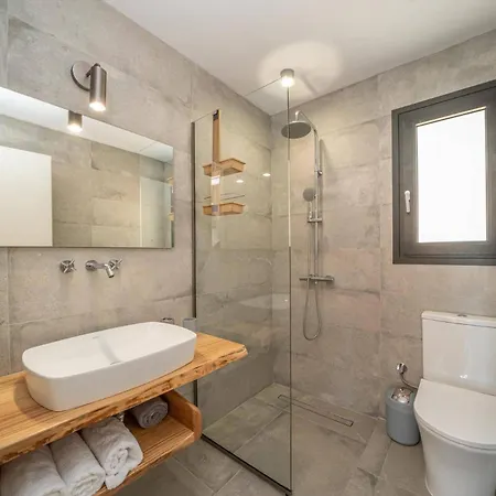 Lavender By ヴィラ